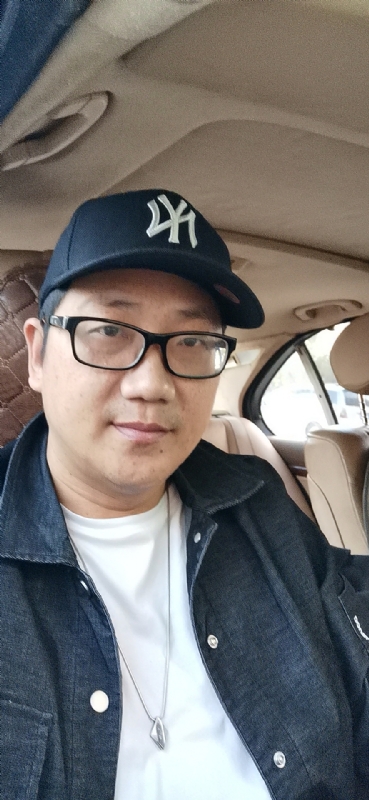 拥抱幸福的第一张照片--寿宁婚介网