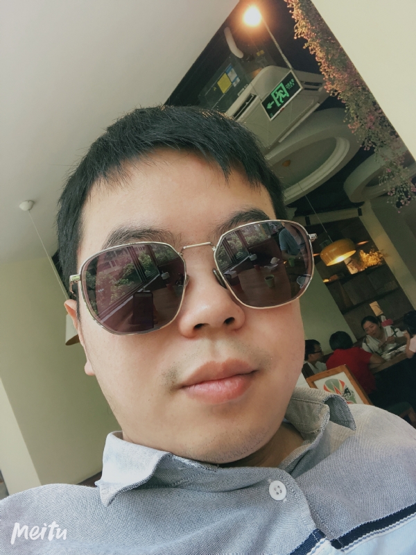月台等路人的第一张照片--寿宁婚介网