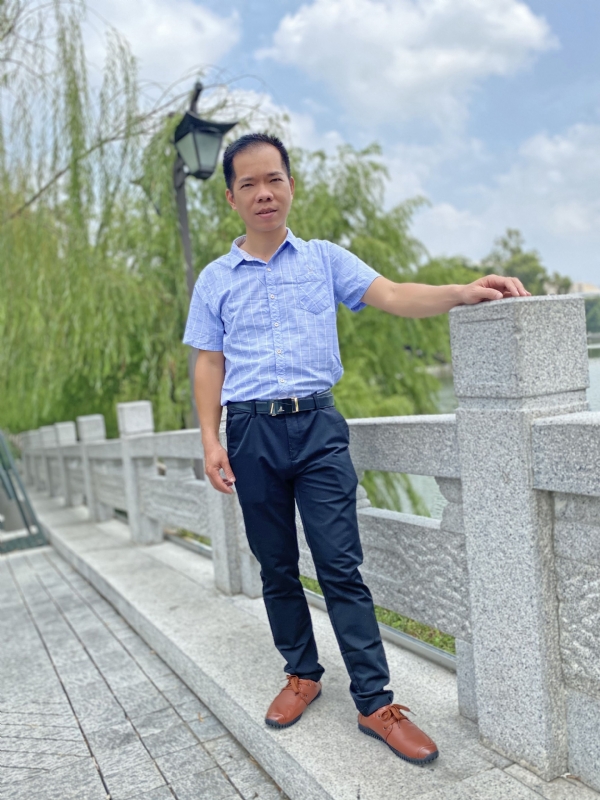 奇峰向阳的第一张照片--寿宁婚介网